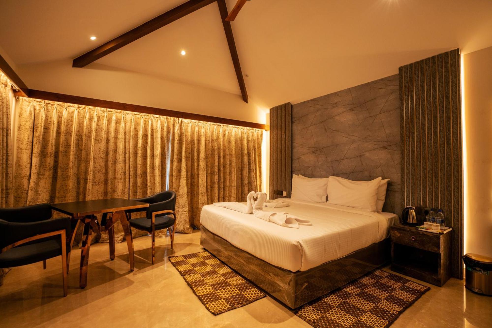 Mstays Ecr By Mirabilis Hotel Chennai Exterior photo